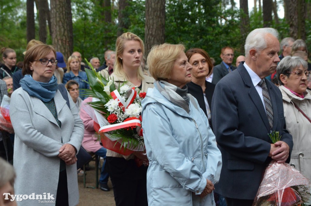 Uroczystości pod pomnikiem w Rudzkim Moście