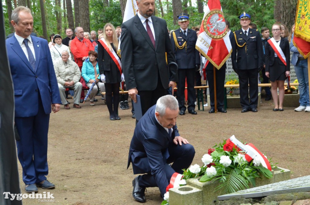 Uroczystości pod pomnikiem w Rudzkim Moście