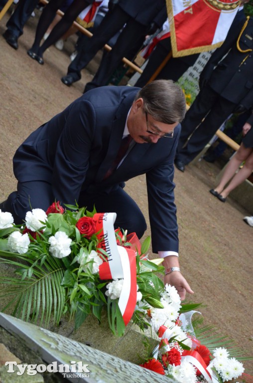 Uroczystości pod pomnikiem w Rudzkim Moście