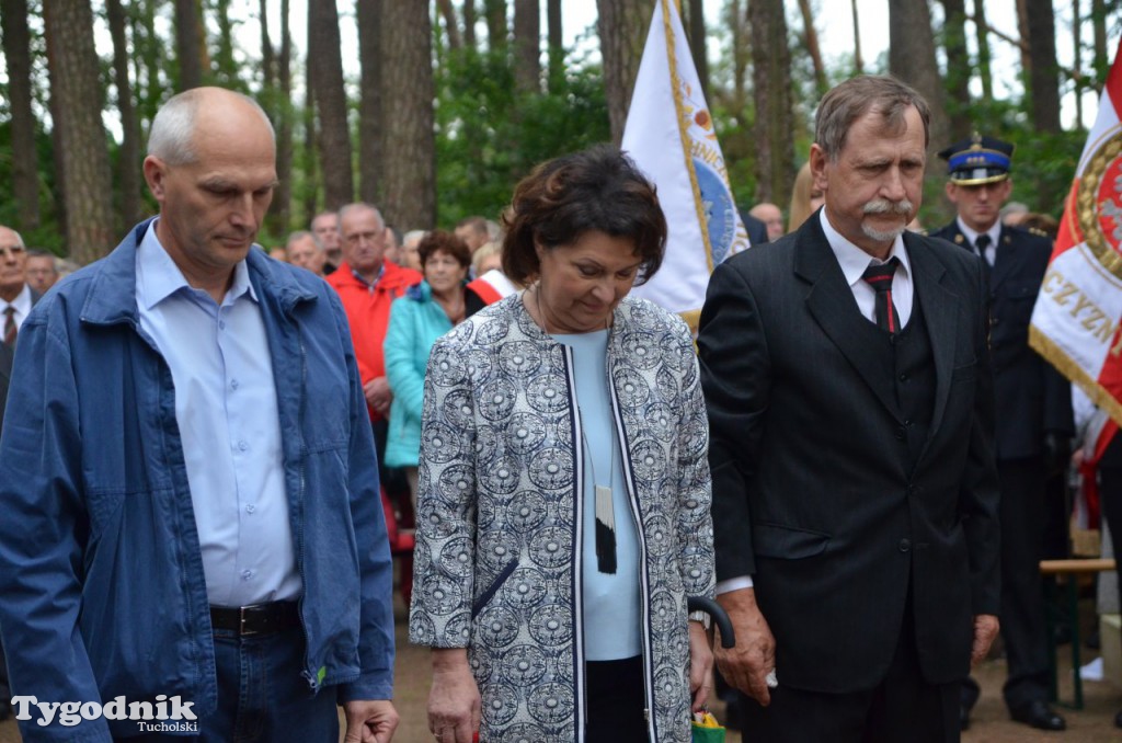 Uroczystości pod pomnikiem w Rudzkim Moście