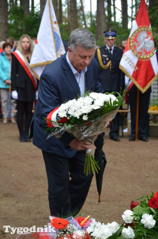 Uroczystości pod pomnikiem w Rudzkim Moście