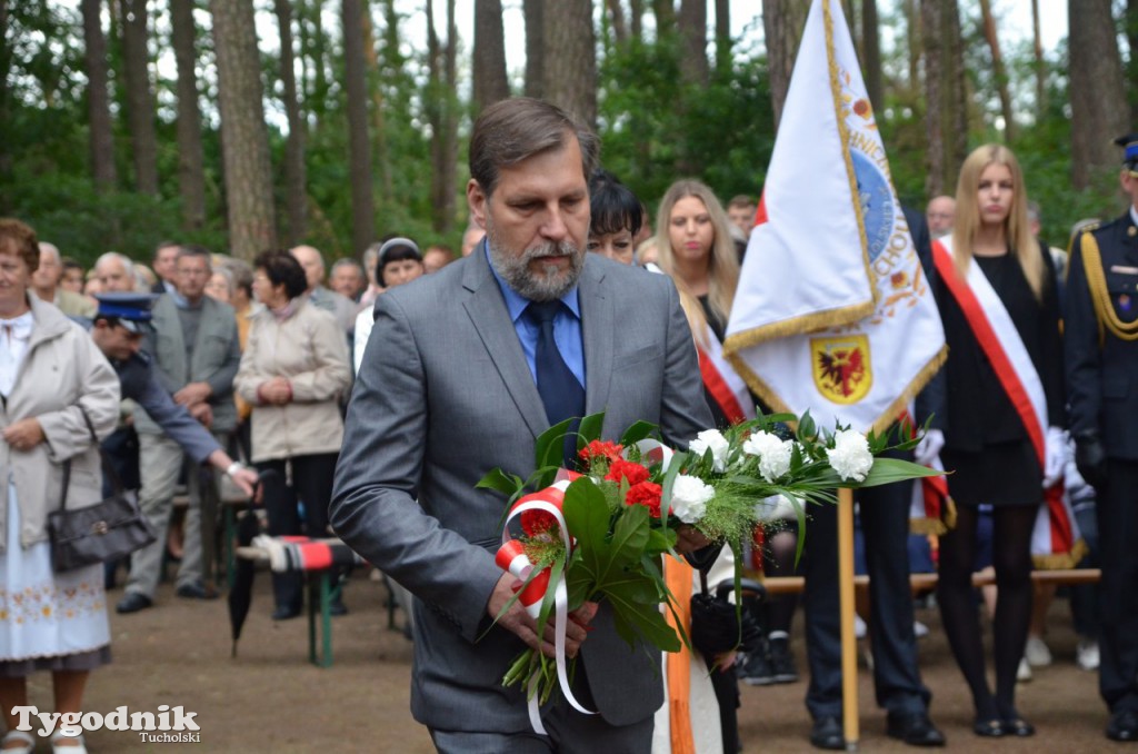 Uroczystości pod pomnikiem w Rudzkim Moście