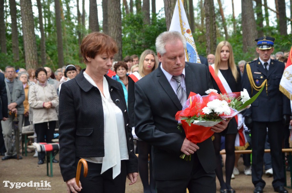 Uroczystości pod pomnikiem w Rudzkim Moście