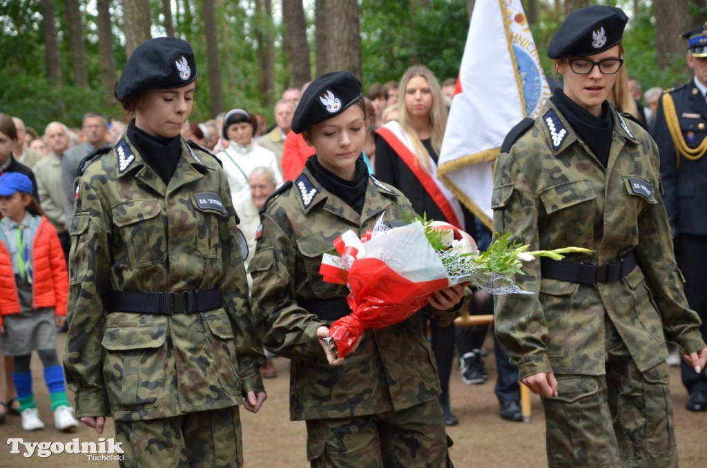 Uroczystości pod pomnikiem w Rudzkim Moście