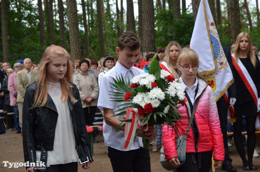 Uroczystości pod pomnikiem w Rudzkim Moście