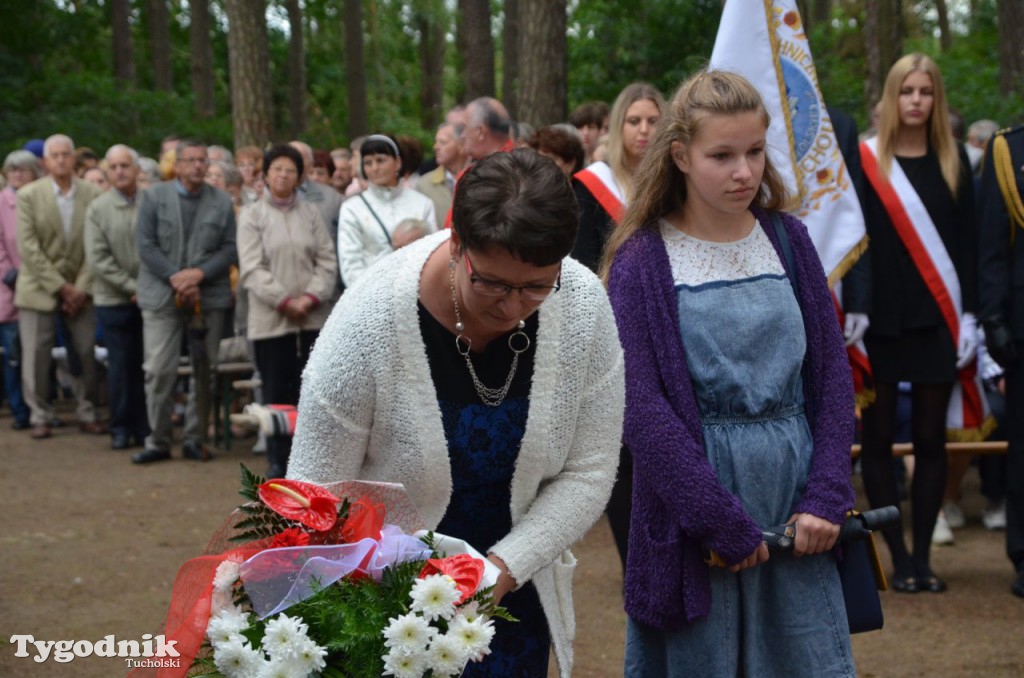 Uroczystości pod pomnikiem w Rudzkim Moście