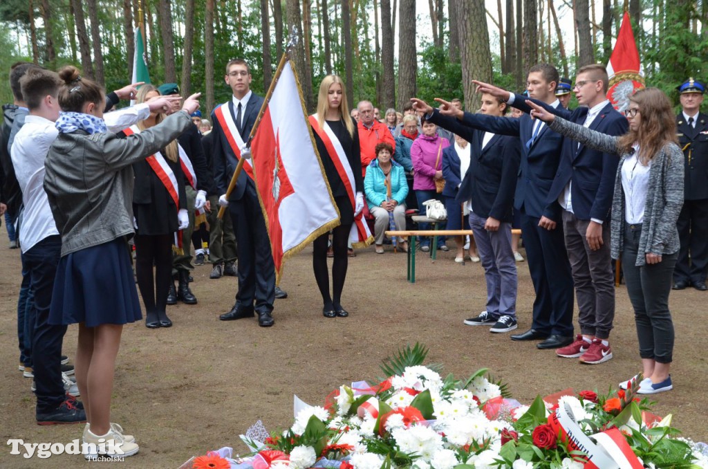 Uroczystości pod pomnikiem w Rudzkim Moście