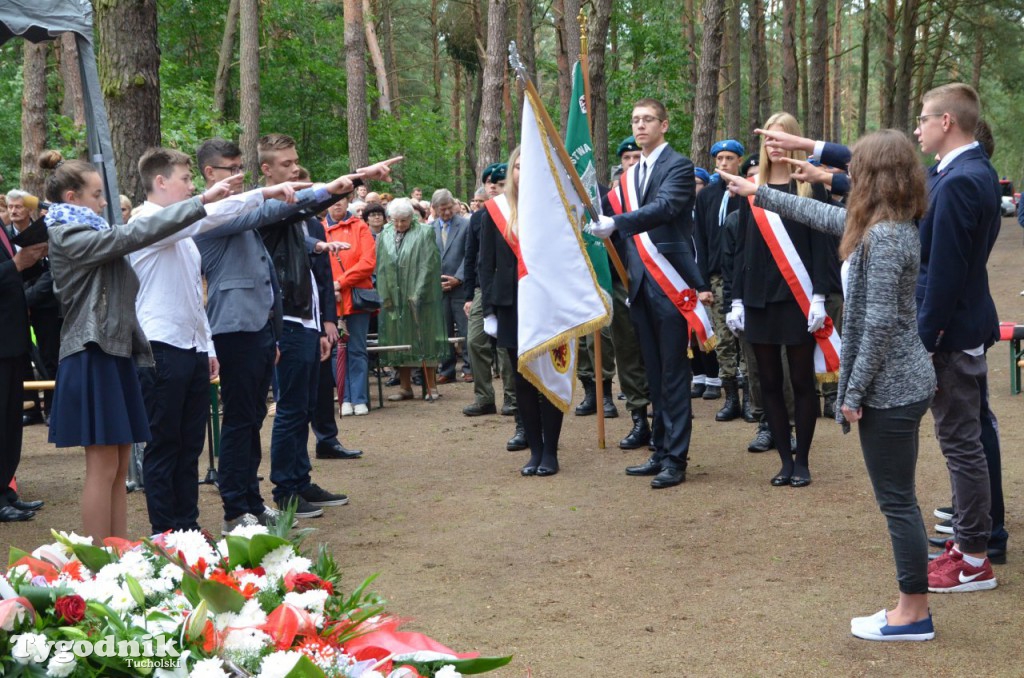 Uroczystości pod pomnikiem w Rudzkim Moście