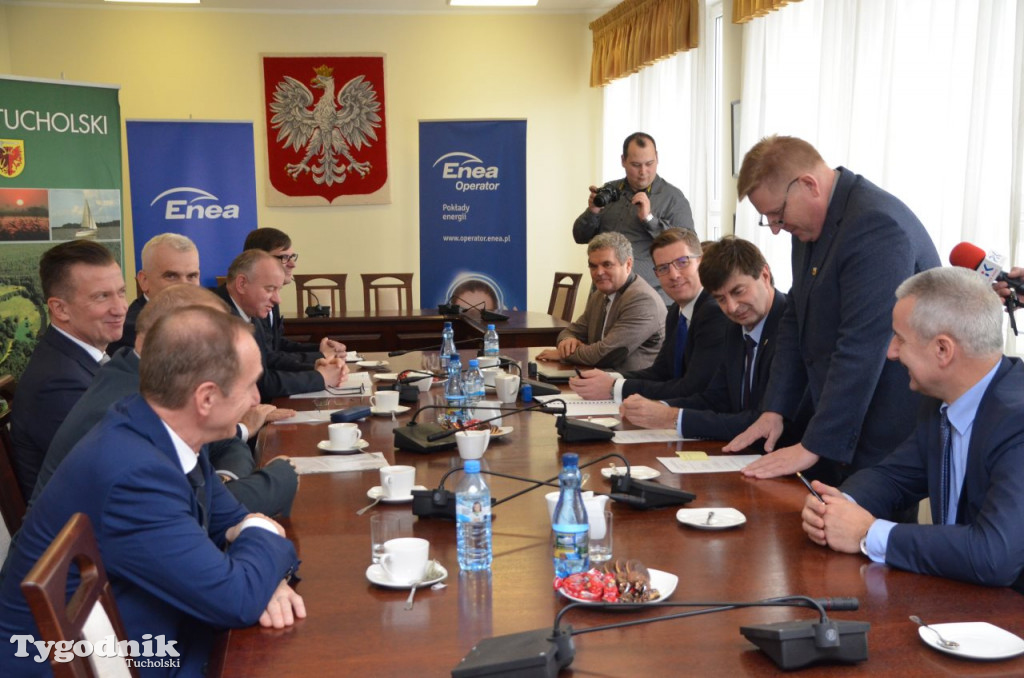Przekazanie czeku dla gminy Tuchola