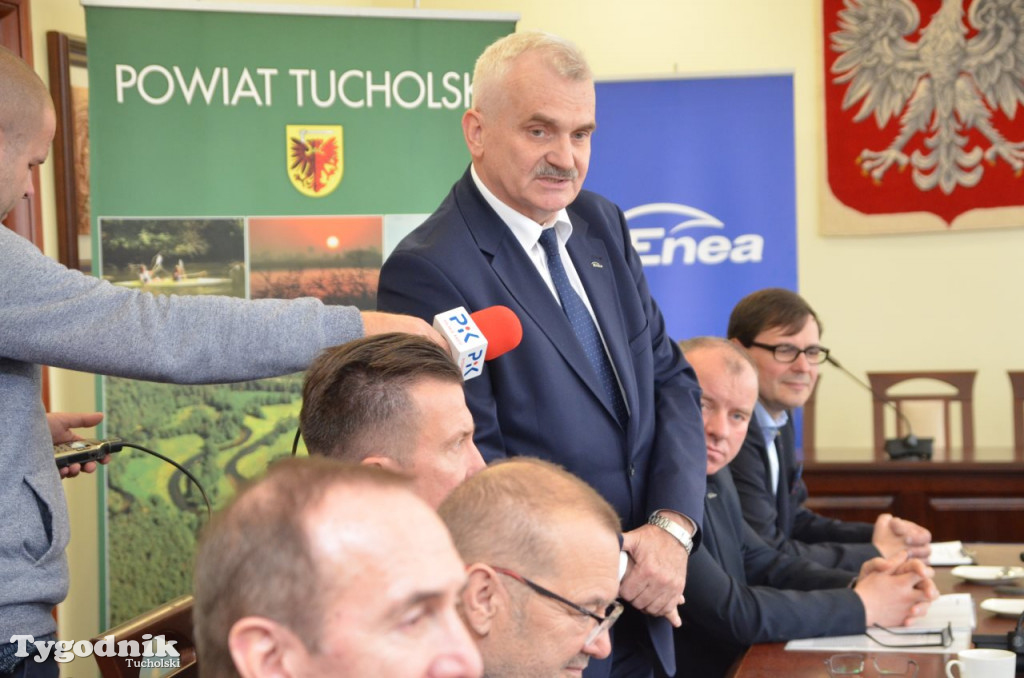 Przekazanie czeku dla gminy Tuchola
