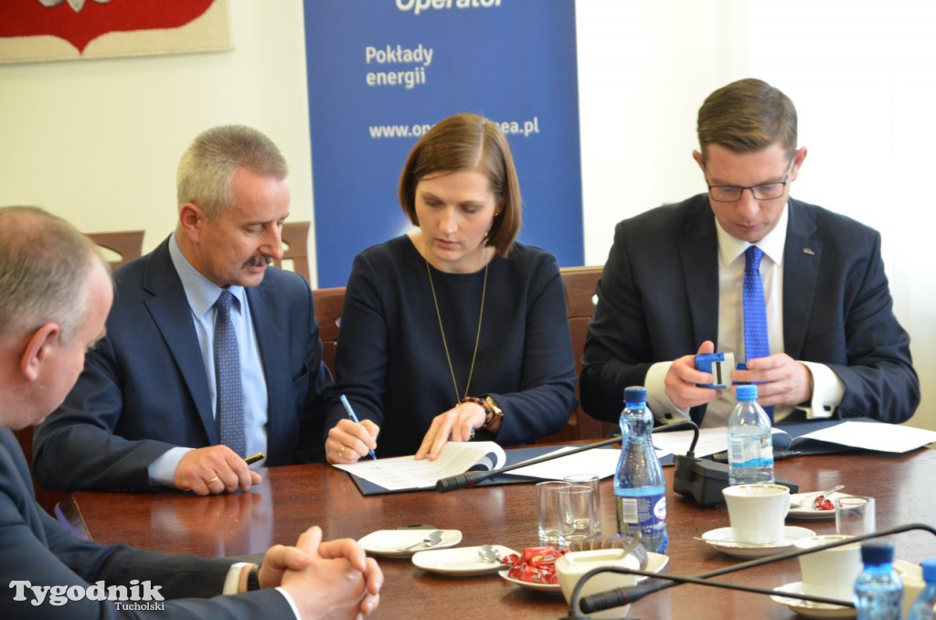 Przekazanie czeku dla gminy Tuchola