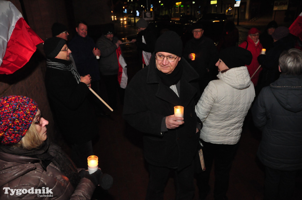 Łańcuch Ludzi przed sądem w Tucholi