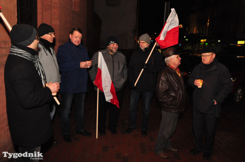 Łańcuch Ludzi przed sądem w Tucholi