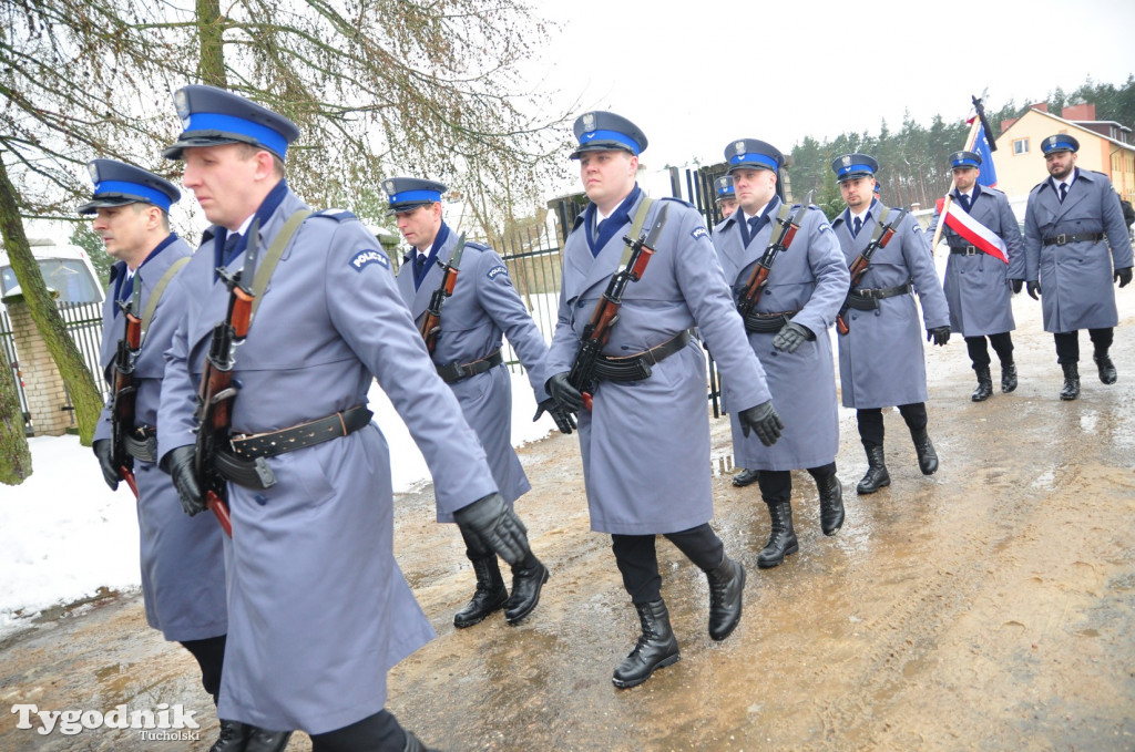 Uroczysty, policyjny pogrzeb Kingi Kęsik