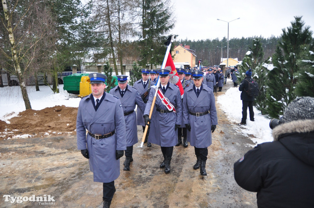 Uroczysty, policyjny pogrzeb Kingi Kęsik