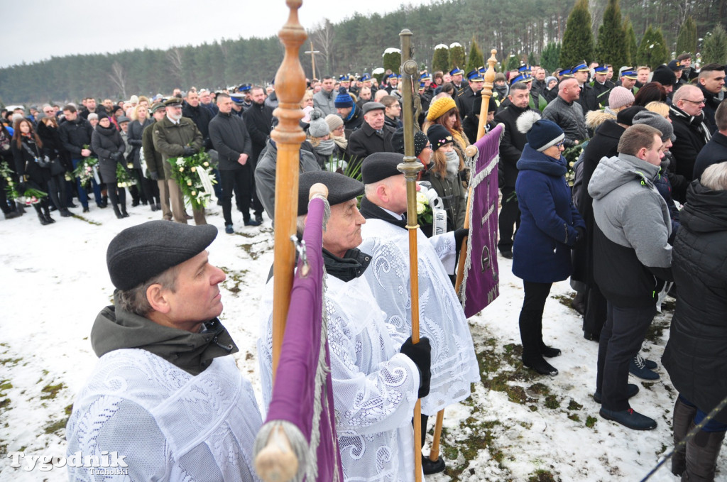 Uroczysty, policyjny pogrzeb Kingi Kęsik