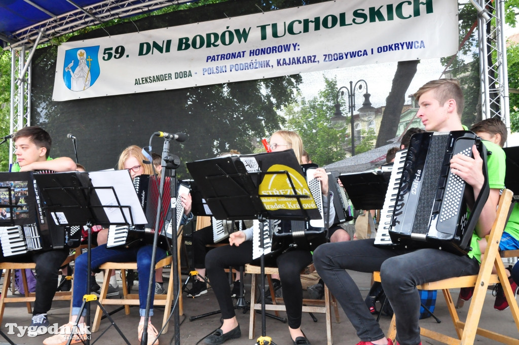 Międzynarodowy koncert na rynku w Tucholi