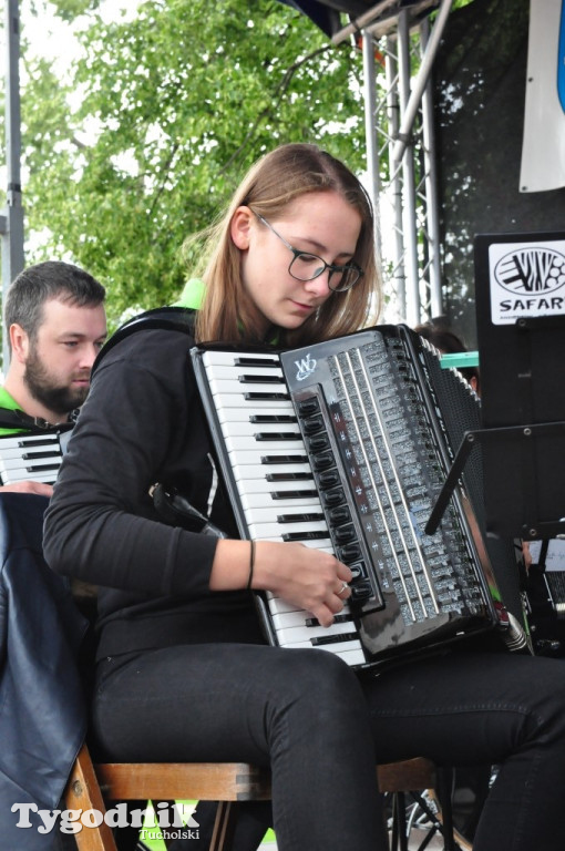 Międzynarodowy koncert na rynku w Tucholi