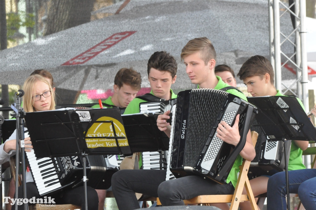 Międzynarodowy koncert na rynku w Tucholi