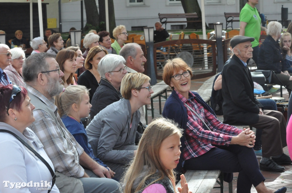 Międzynarodowy koncert na rynku w Tucholi