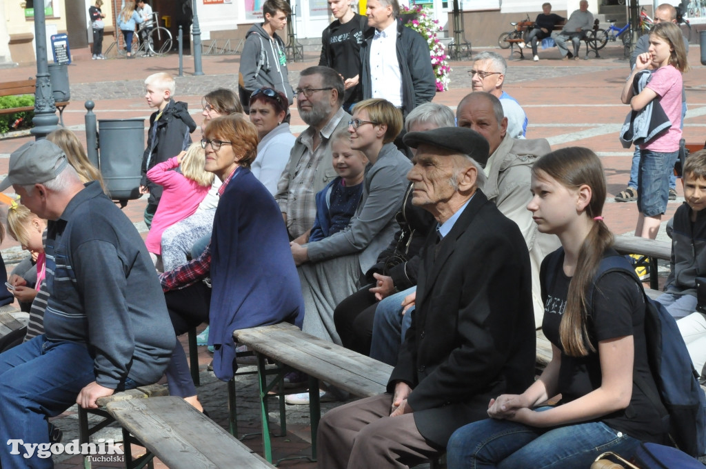 Międzynarodowy koncert na rynku w Tucholi