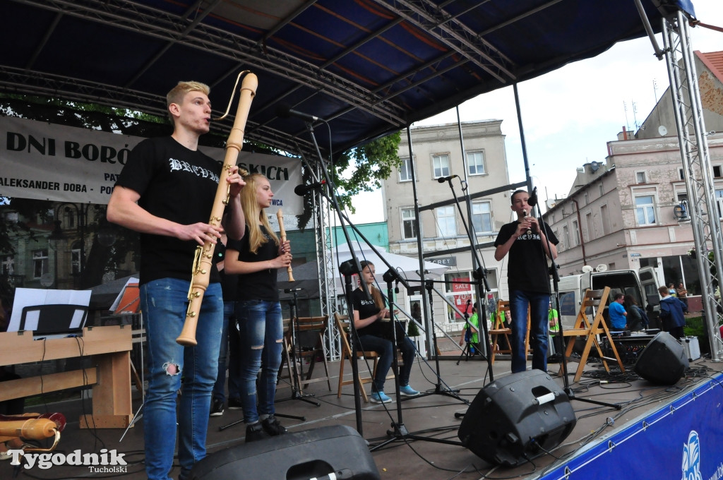 Międzynarodowy koncert na rynku w Tucholi