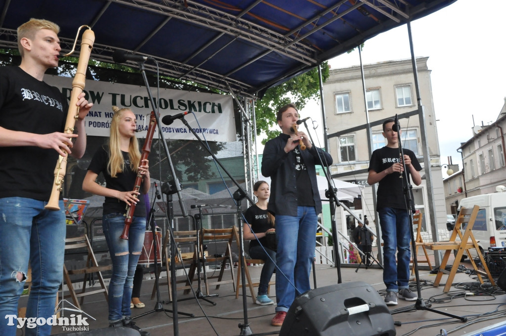 Międzynarodowy koncert na rynku w Tucholi