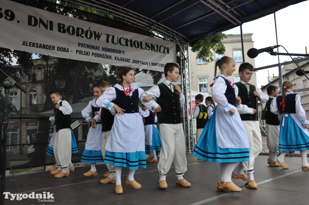 Międzynarodowy koncert na rynku w Tucholi