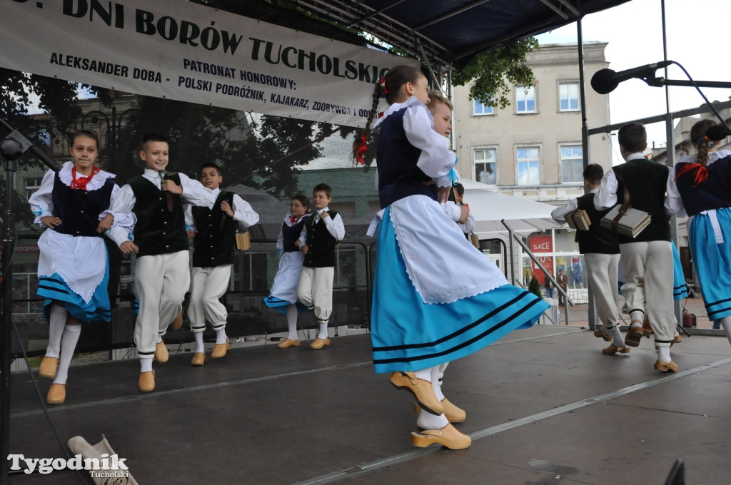 Międzynarodowy koncert na rynku w Tucholi