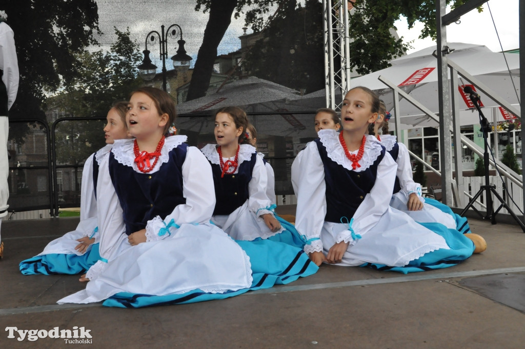 Międzynarodowy koncert na rynku w Tucholi