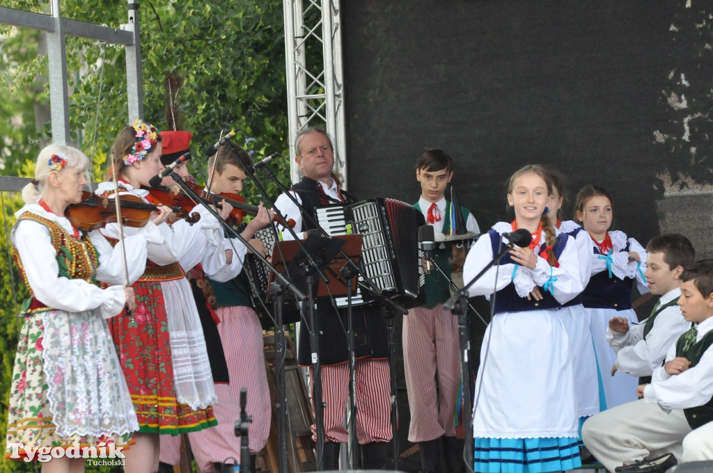 Międzynarodowy koncert na rynku w Tucholi