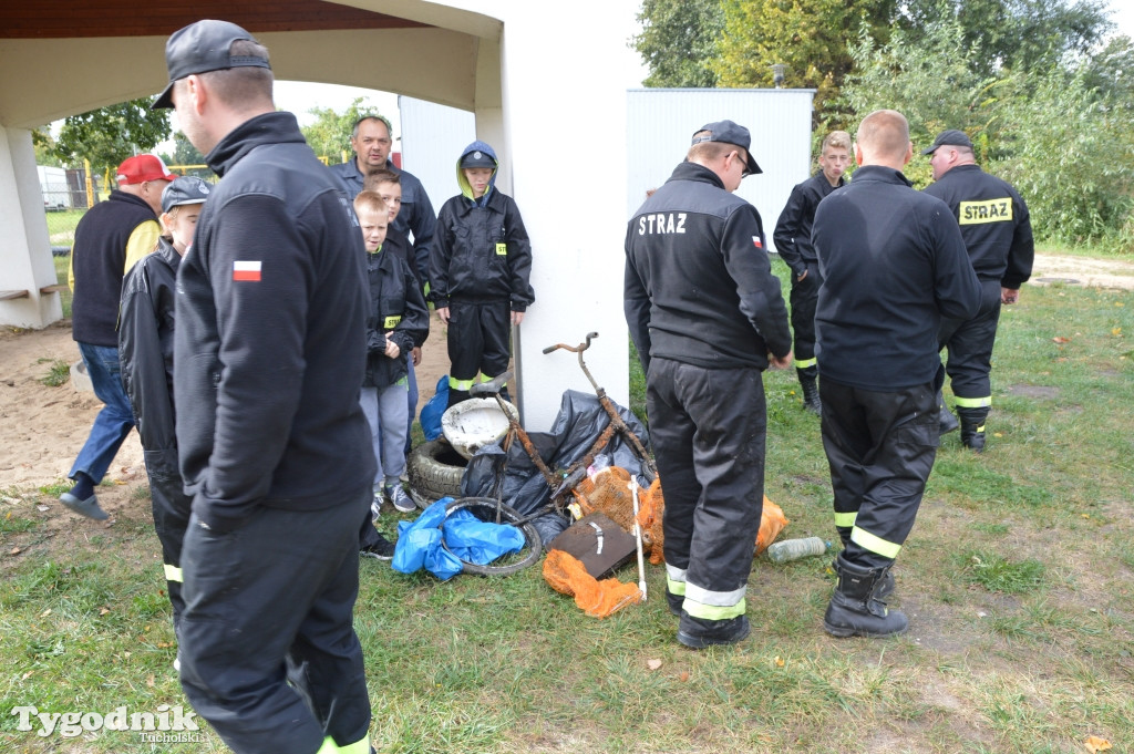 Sprzątanie Jeziora Bysławskiego