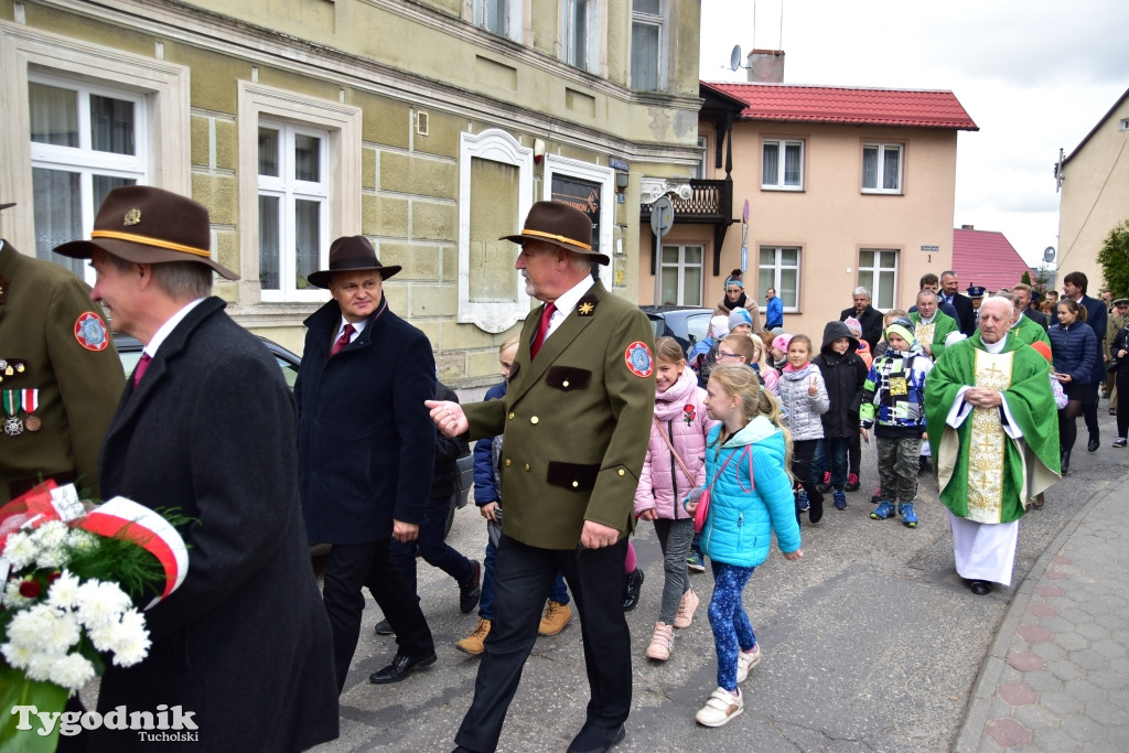 Odłonięcie tablicy w Tucholi