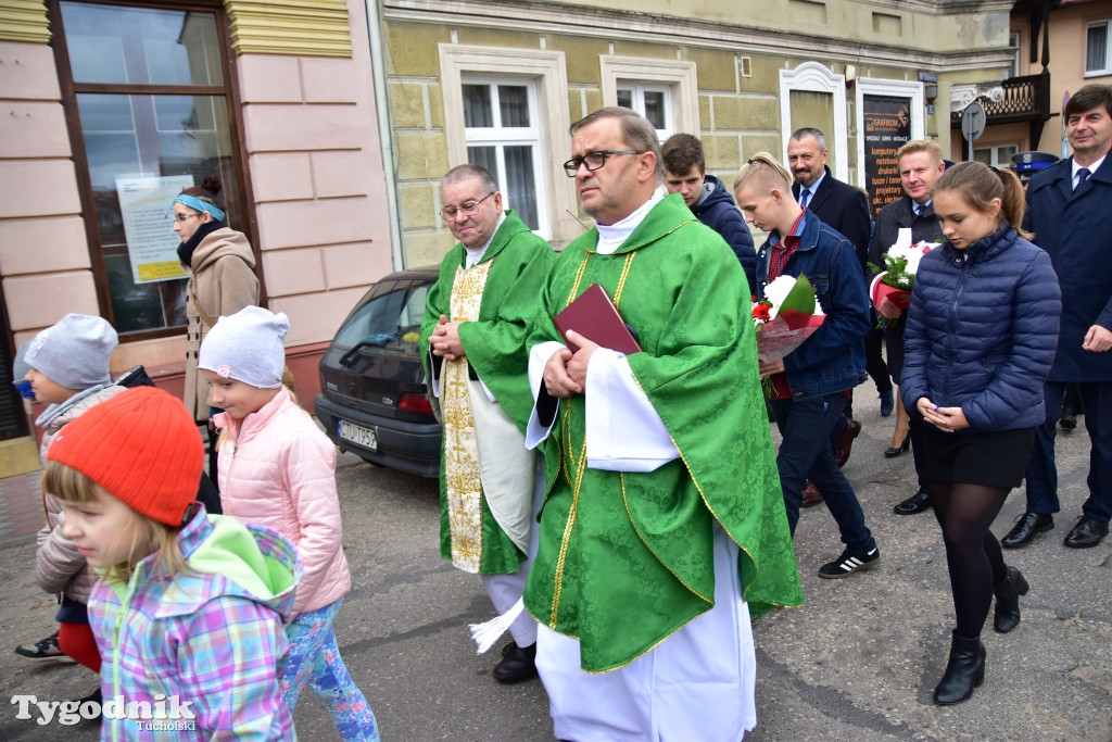 Odłonięcie tablicy w Tucholi