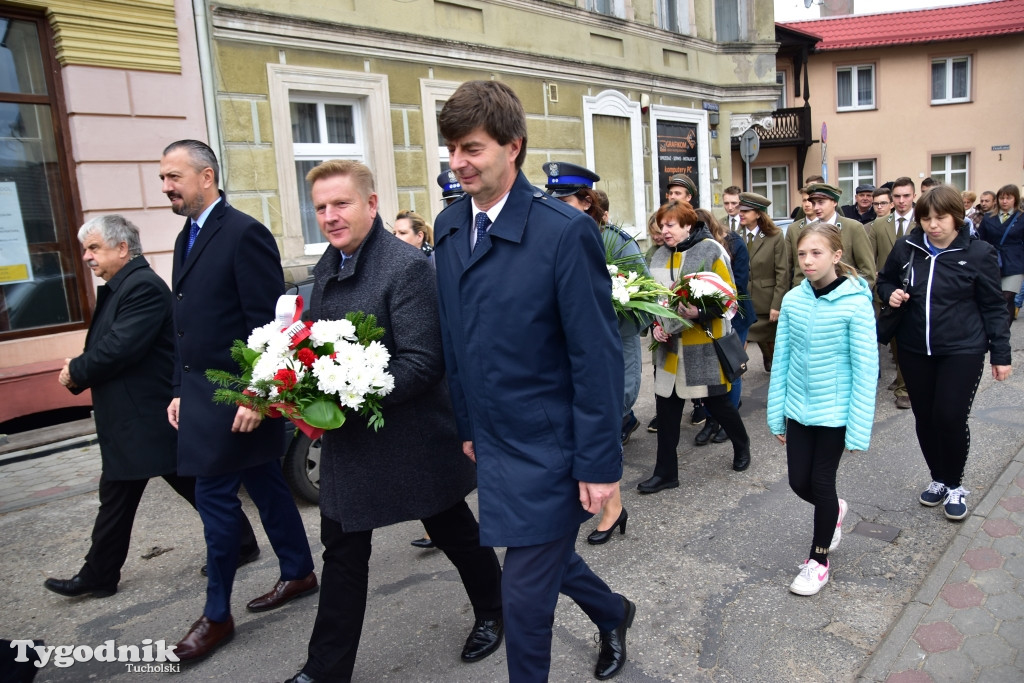 Odłonięcie tablicy w Tucholi