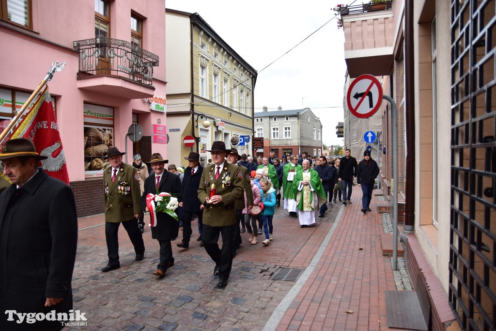 Odłonięcie tablicy w Tucholi