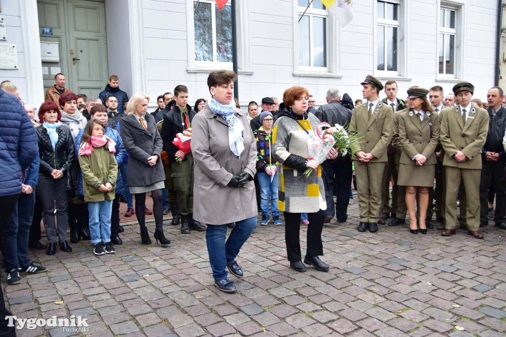 Odłonięcie tablicy w Tucholi