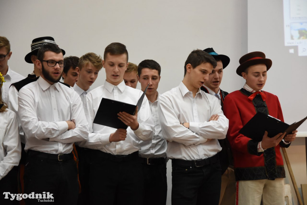 Folklor Technikum Leśne w Tucholi