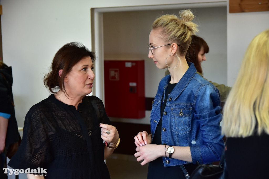 Wystawa wychowanek internatu TL
