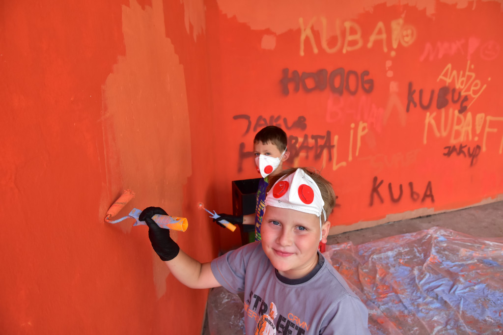 Lubiewo: Lato w teatrze z muralami w tle