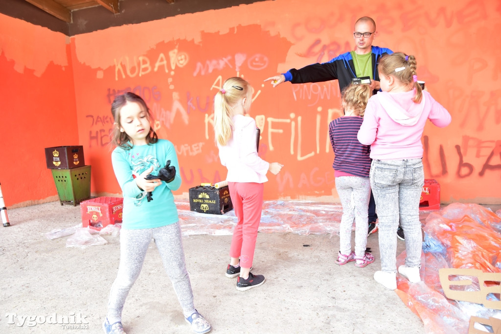 Lubiewo: Lato w teatrze z muralami w tle