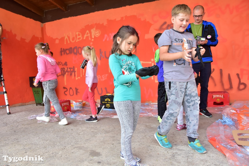 Lubiewo: Lato w teatrze z muralami w tle