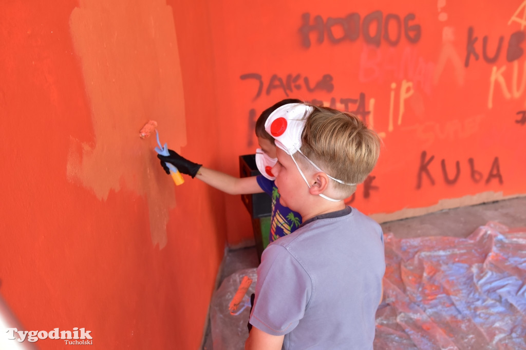 Lubiewo: Lato w teatrze z muralami w tle