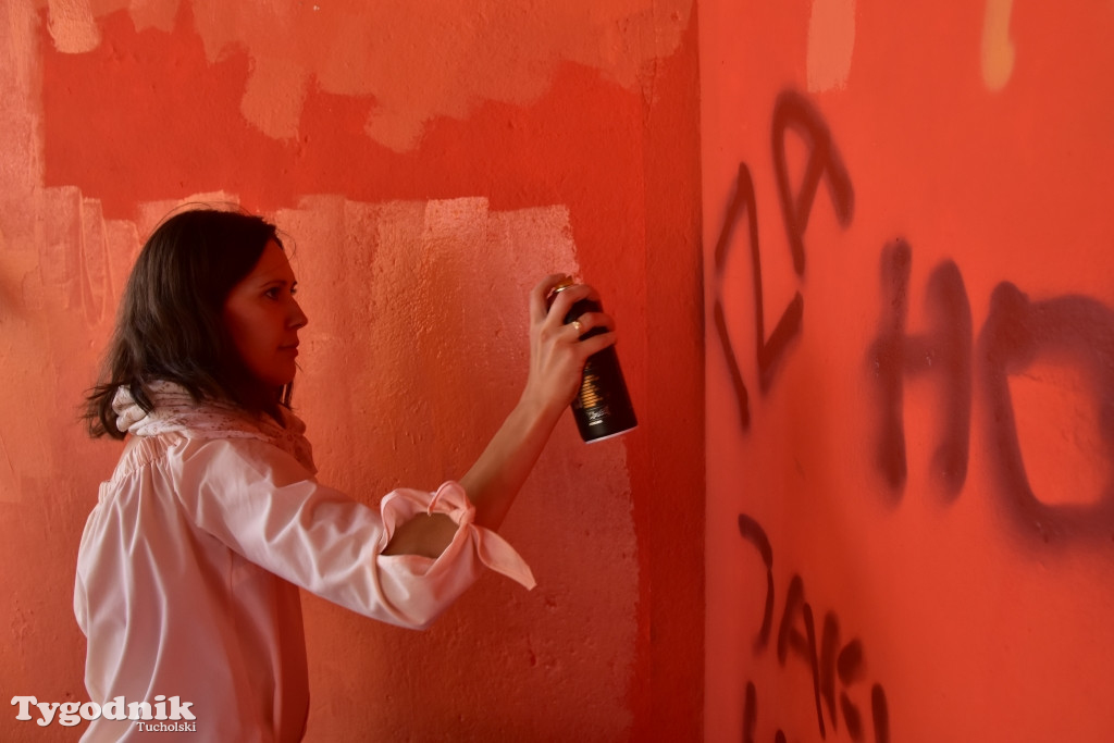 Lubiewo: Lato w teatrze z muralami w tle