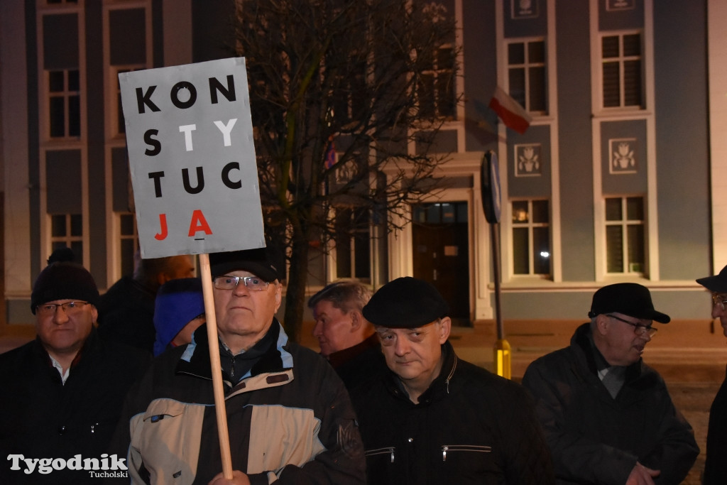 Tuchola: Protest przed sądem rejonowym