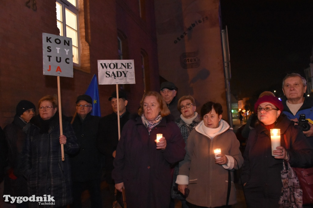 Tuchola: Protest przed sądem rejonowym