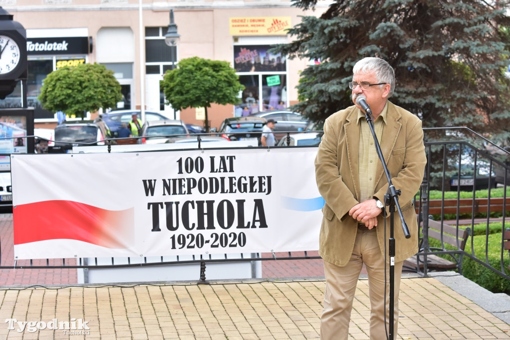 Ogromne pocztówki na tucholskim rynku