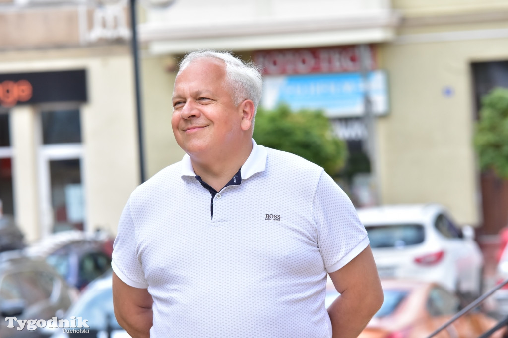 Ogromne pocztówki na tucholskim rynku