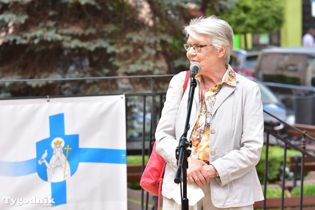 Ogromne pocztówki na tucholskim rynku