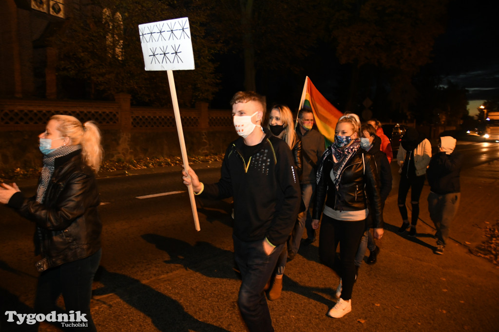 15 osób protestowało w Bysławiu (29.10.2020)